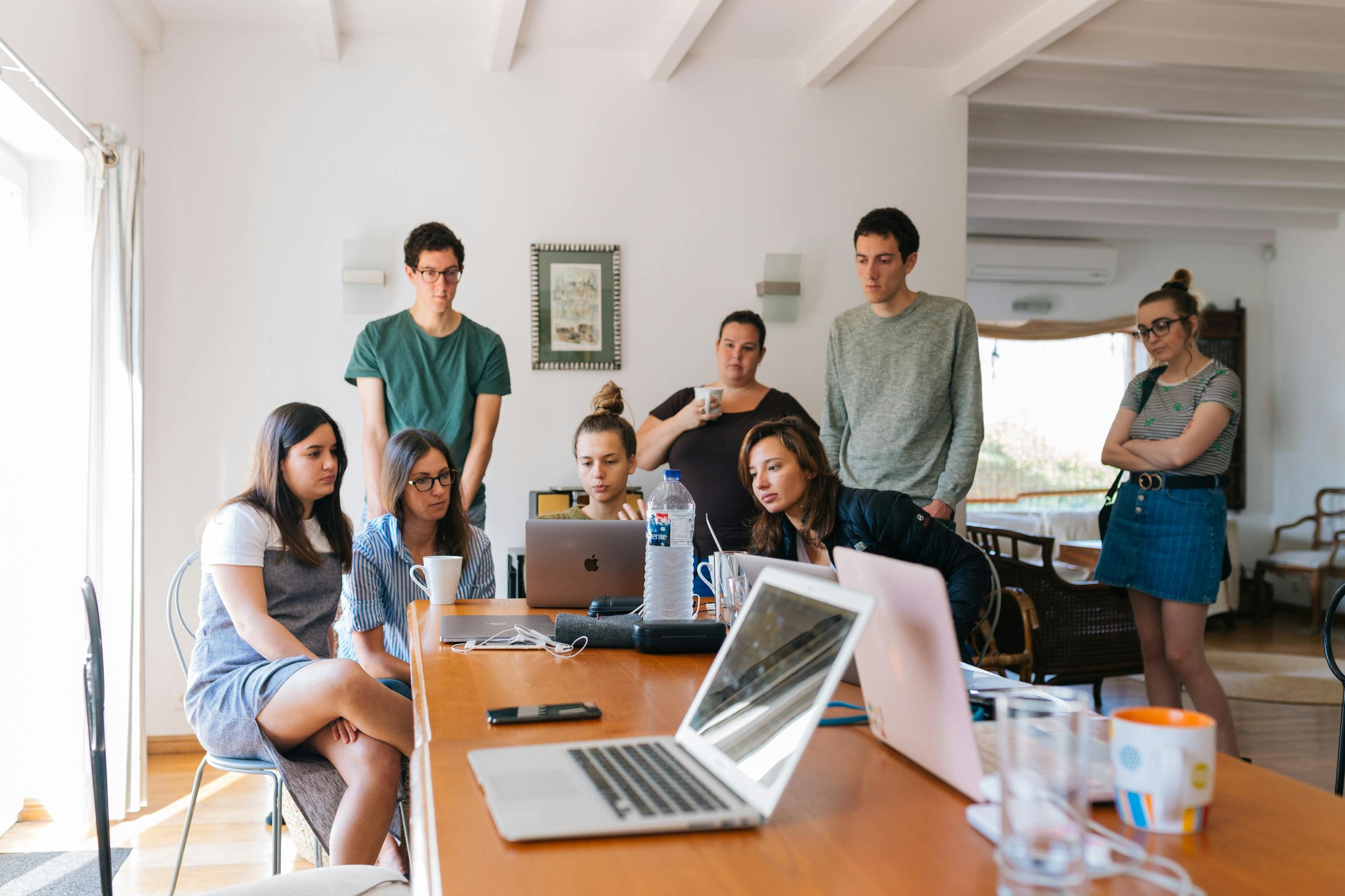 Cultura, diversidad emocional y salud mental: la base de equipos que cuidan hacia culturas emocionalmente seguras
